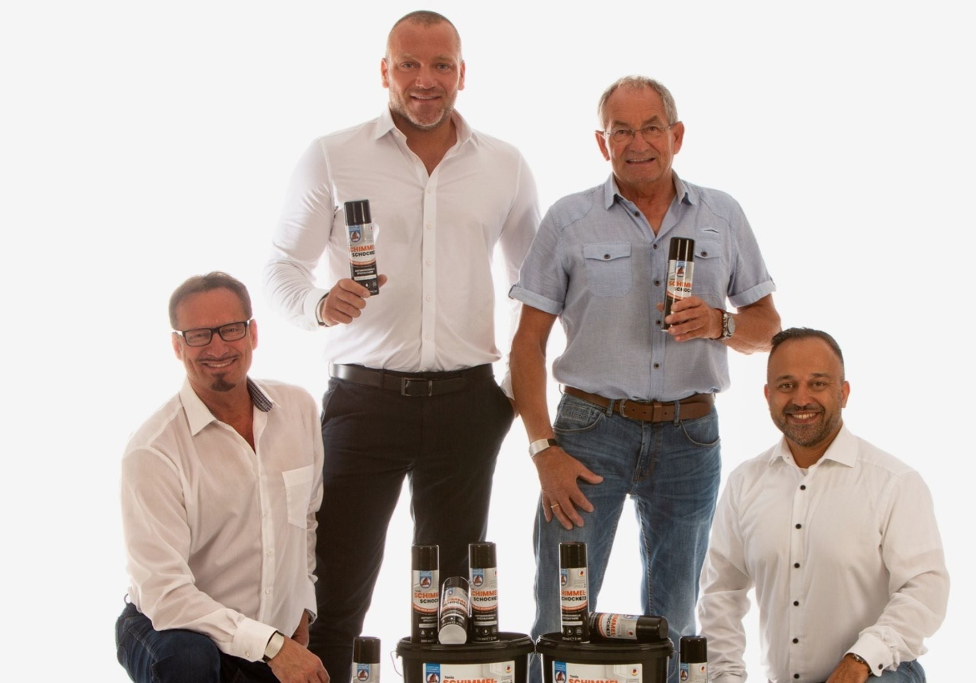 Gruppen-Foto der Gründer und Mitarbeiter